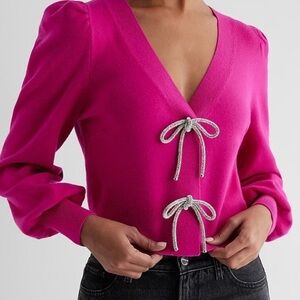 - nwot express rhinestone bow hot pink v neck sweater m medium